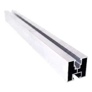 PV-monteringsprofil i aluminium 40×40 mm – skena 665 cm för M10-skruvar