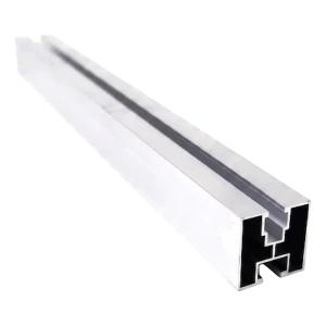 PV monteringsprofil aluminium 40×40 mm / 625 cm – för sexkantskruvar M10