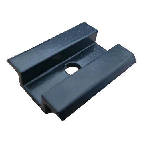Mellersta PV-klämma lag L50 svart lackerad 002-045 (1)